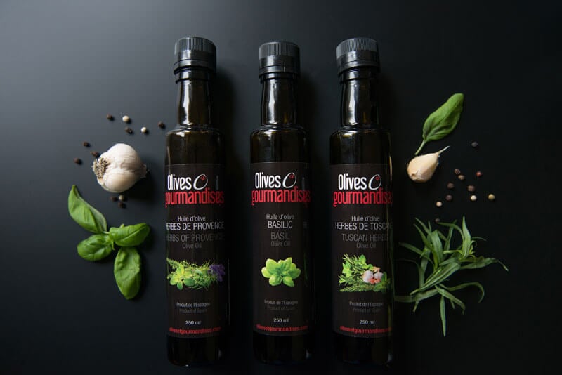 Huile d'olive infusée au Basilic Huile d'olive et Vinaigres Balsamiques Olives et Gourmandises 